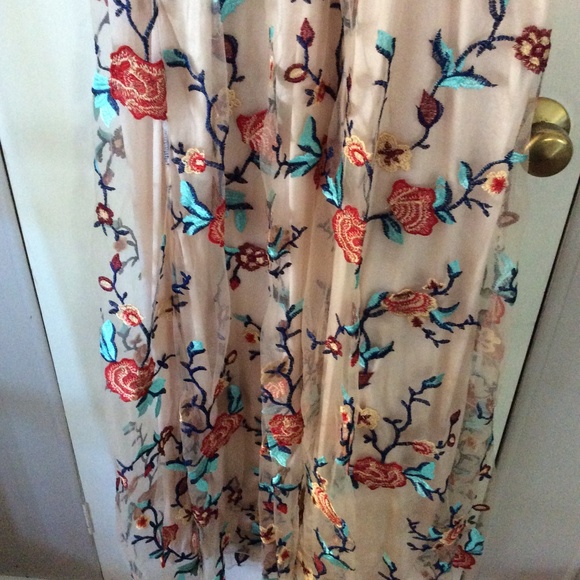 Layered Embroidered Mesh Formal/Prom Maxi Dress - Picture 5 of 5